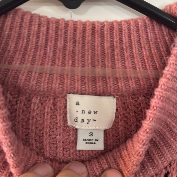 A New Day Puff Sleeve Sweater Dusty Rose Pink Crochet 100% Recycled Size Small - Picture 6 of 7